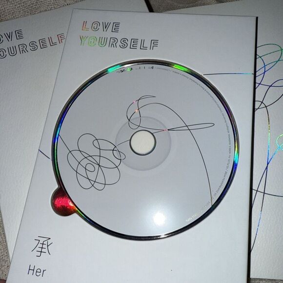 BTS Mini Album Vol. 5 - Love Yourself 承 'Her' by BTS (CD + Booklet (100 P) - Picture 1 of 4